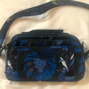 Lug Scoop NWOT Botanical Black